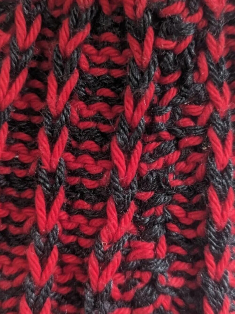 Red and Black Handmade Knitted Hat Touque - Picture 3 of 6